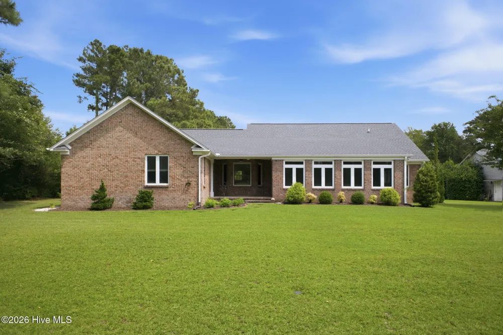 107 Silver Lake Court Swansboro, NC 28584