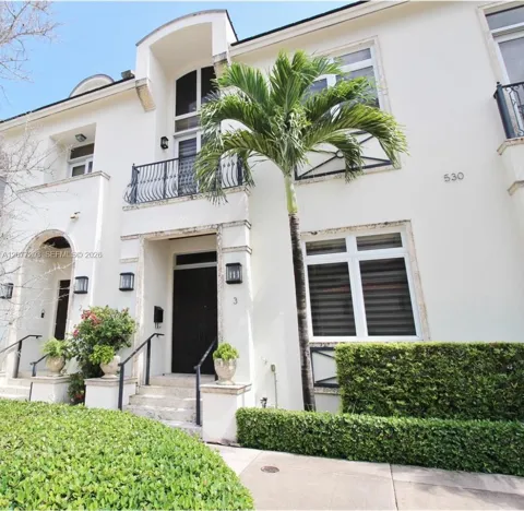 530 Valencia Ave #3