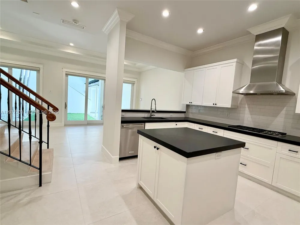 530 Valencia Ave #3 Coral Gables, FL 33134