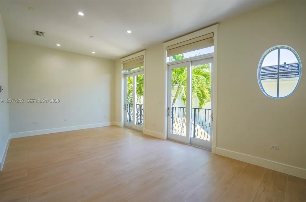 530 Valencia Ave #3 Coral Gables, FL 33134
