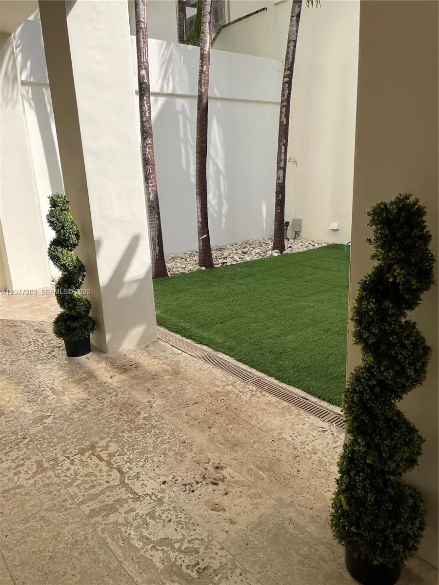 530 Valencia Ave #3 Coral Gables, FL 33134