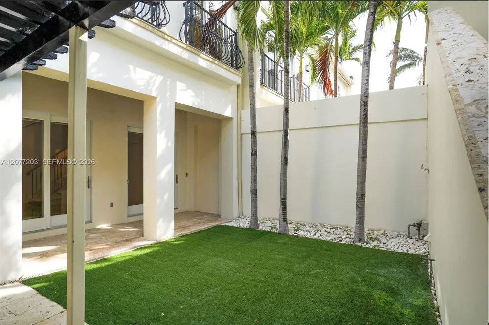 530 Valencia Ave #3 Coral Gables, FL 33134