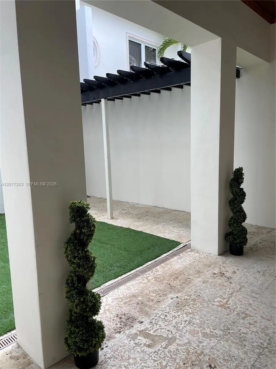 530 Valencia Ave #3 Coral Gables, FL 33134