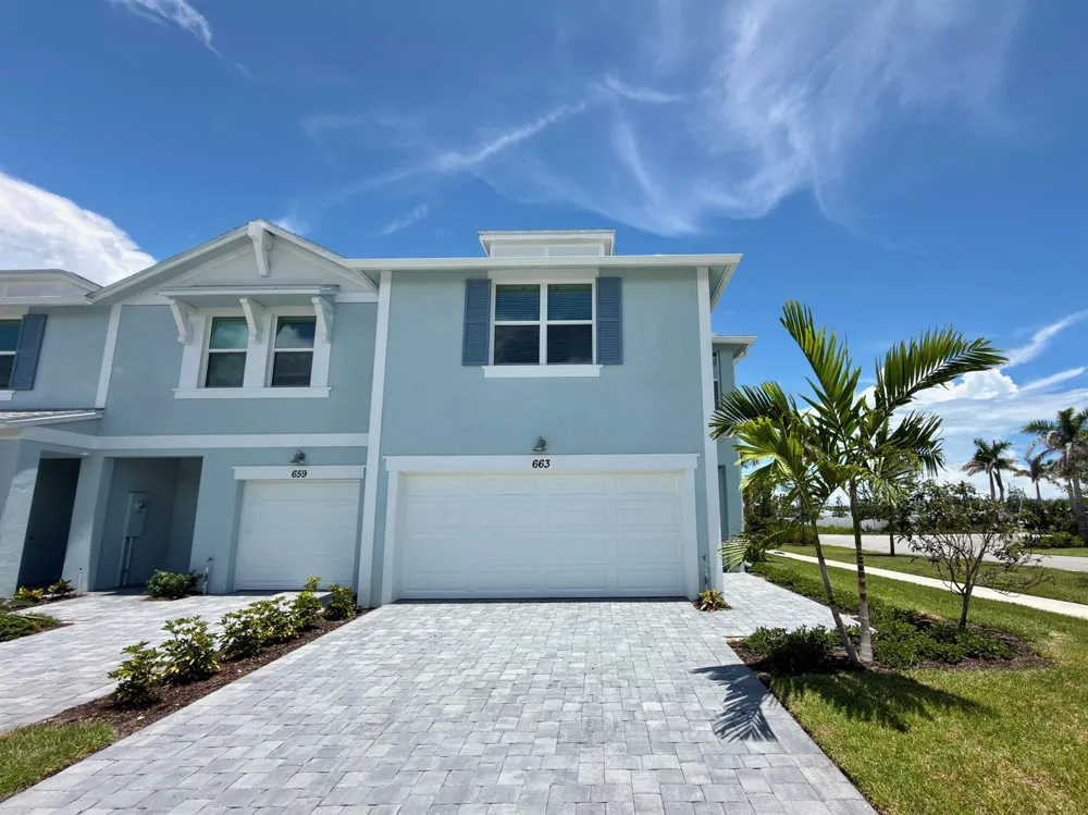 663 Salisbury Circle Fort Pierce, FL 34982