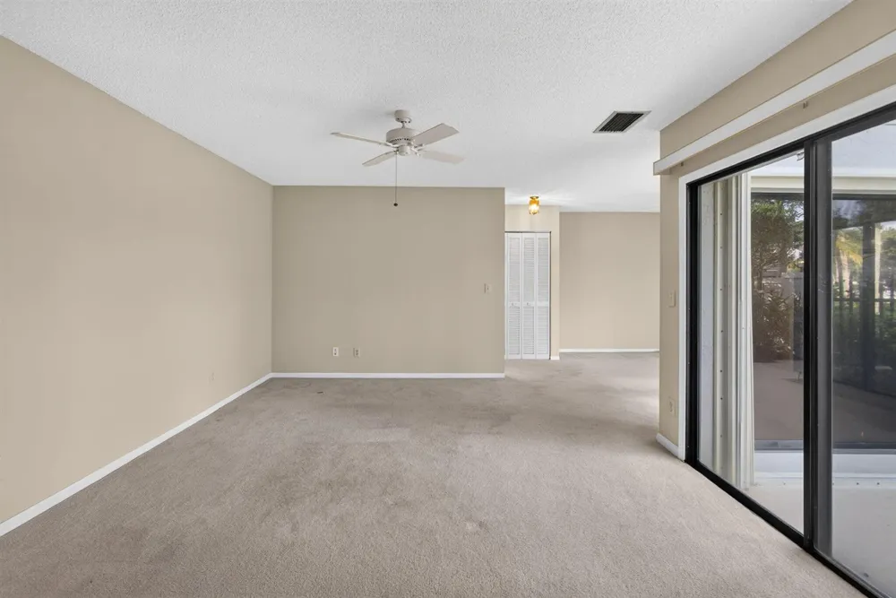 350 PRESTWICK CIRCLE #2 Palm Beach Gardens, FL 33418