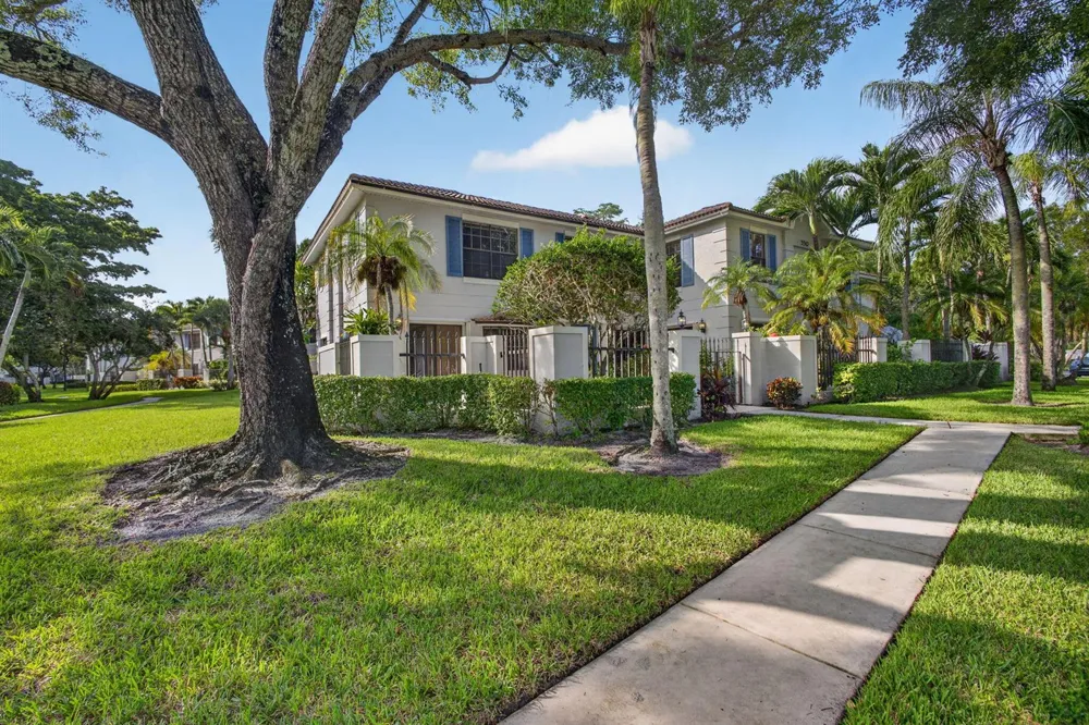 350 PRESTWICK CIRCLE #2 Palm Beach Gardens, FL 33418