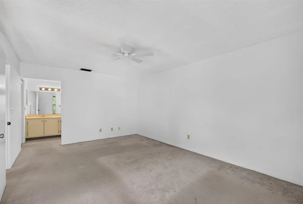 350 PRESTWICK CIRCLE #2 Palm Beach Gardens, FL 33418