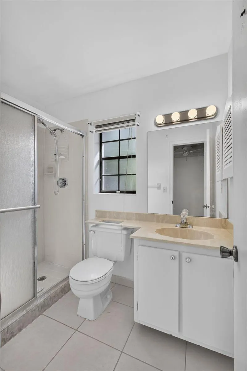 350 PRESTWICK CIRCLE #2 Palm Beach Gardens, FL 33418