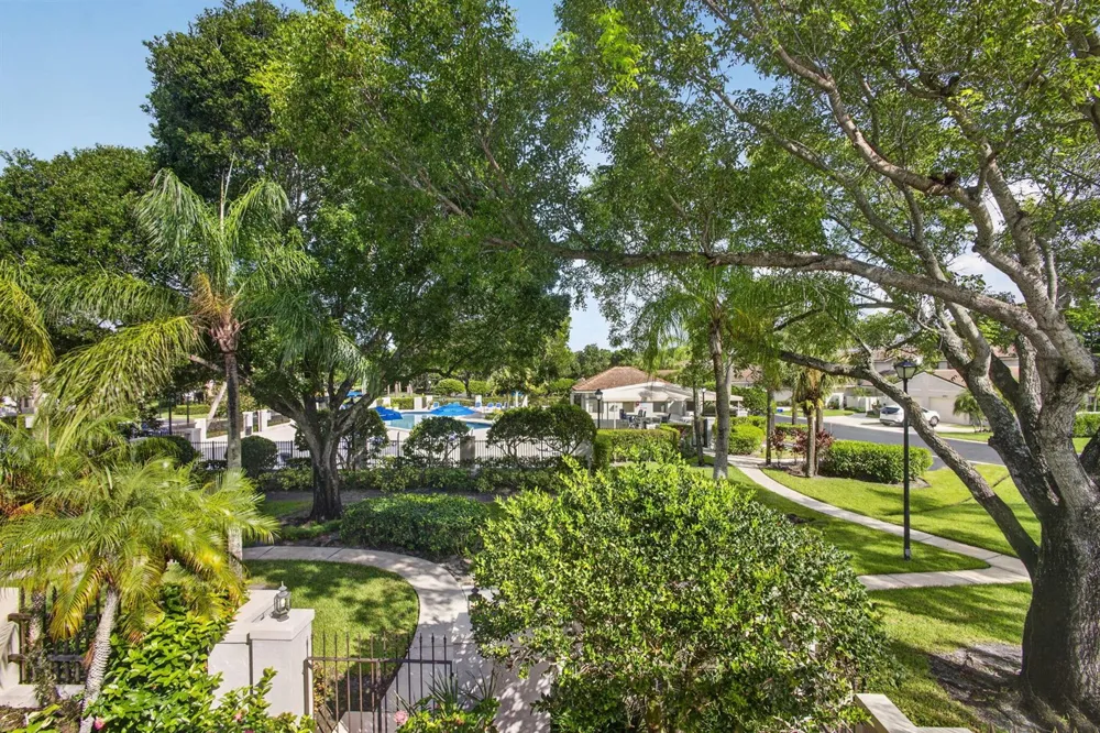 350 PRESTWICK CIRCLE #2 Palm Beach Gardens, FL 33418
