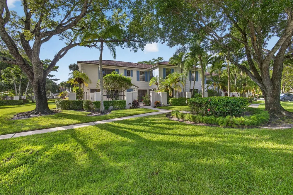 350 PRESTWICK CIRCLE #2 Palm Beach Gardens, FL 33418