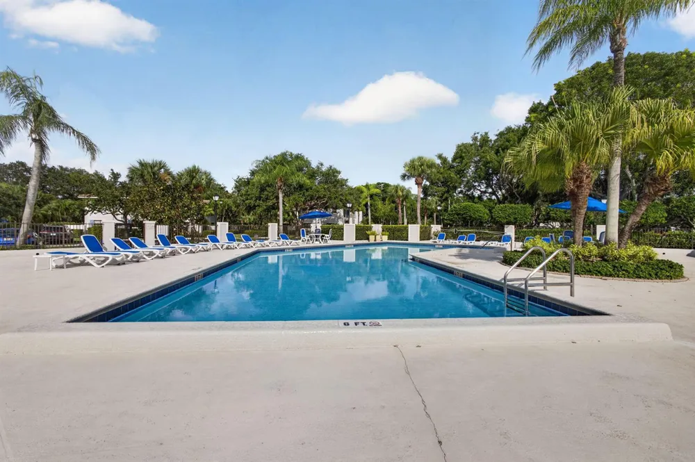 350 PRESTWICK CIRCLE #2 Palm Beach Gardens, FL 33418