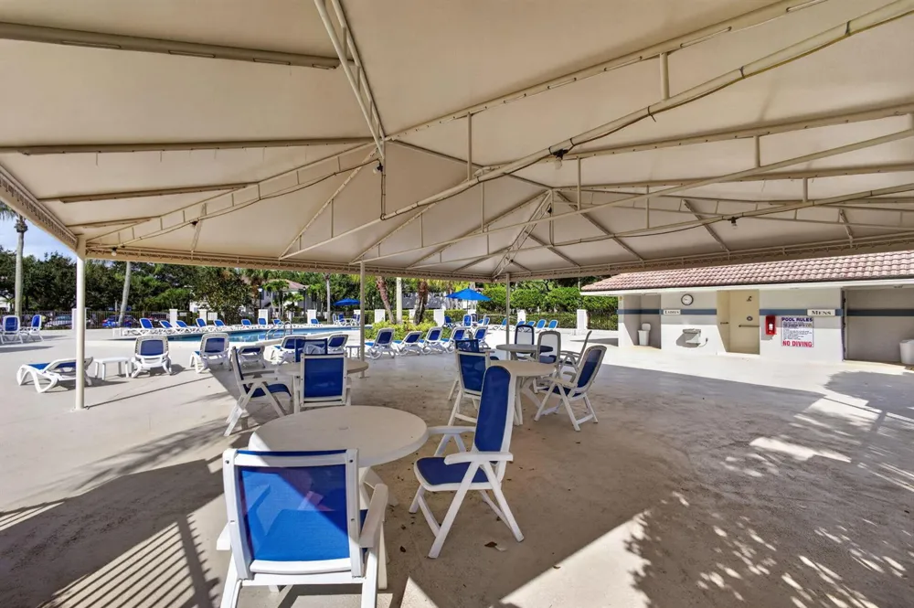 350 PRESTWICK CIRCLE #2 Palm Beach Gardens, FL 33418