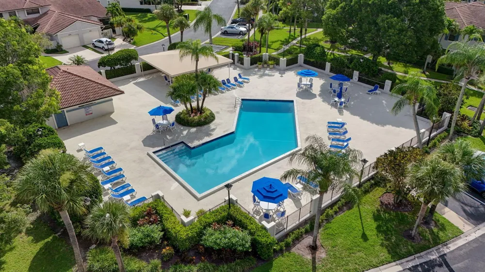 350 PRESTWICK CIRCLE #2 Palm Beach Gardens, FL 33418