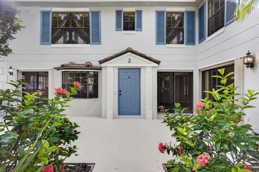 350 PRESTWICK CIRCLE #2 Palm Beach Gardens, FL 33418