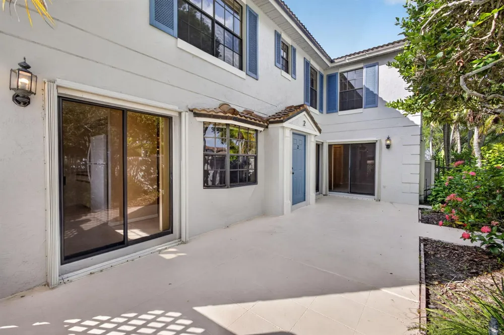 350 PRESTWICK CIRCLE #2 Palm Beach Gardens, FL 33418