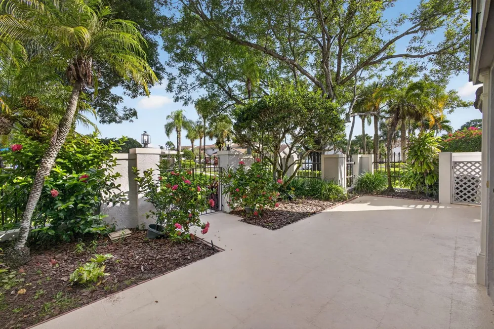 350 PRESTWICK CIRCLE #2 Palm Beach Gardens, FL 33418