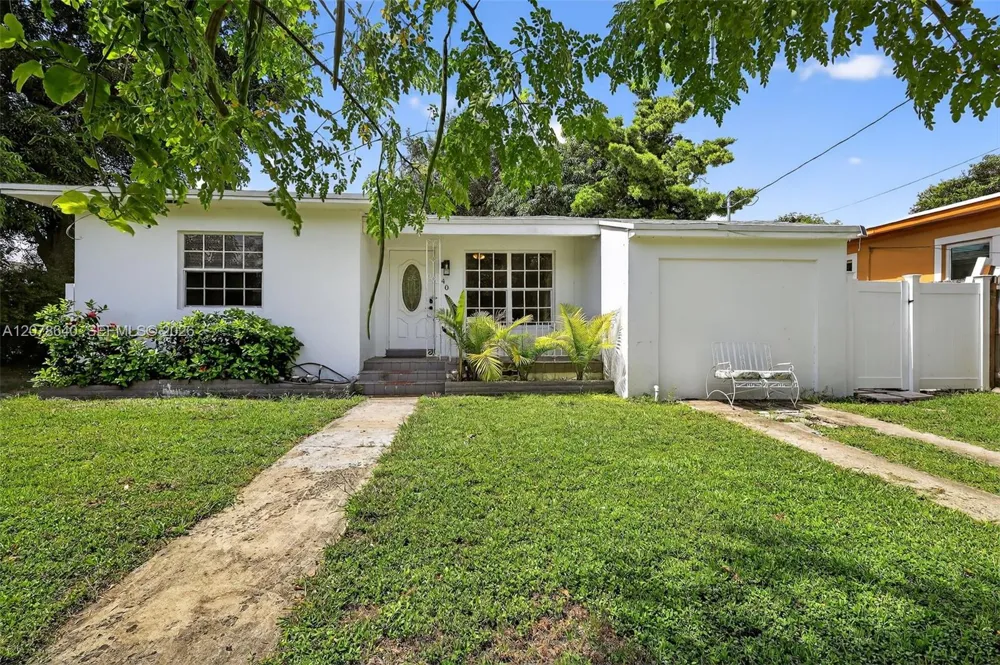 40 NW 68th St Miami, FL 33150