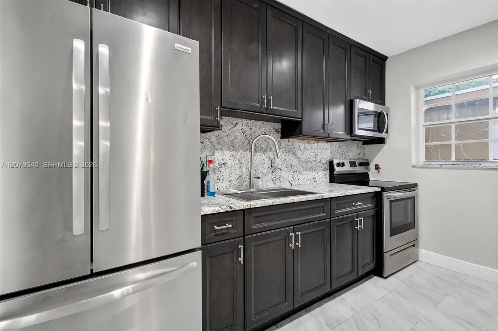 40 NW 68th St Miami, FL 33150