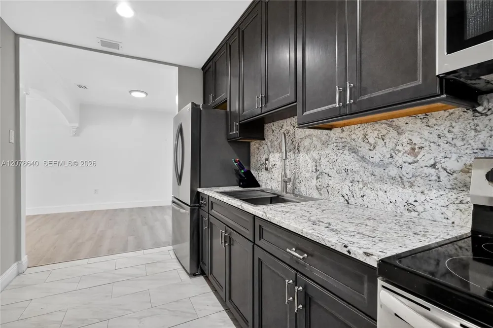 40 NW 68th St Miami, FL 33150