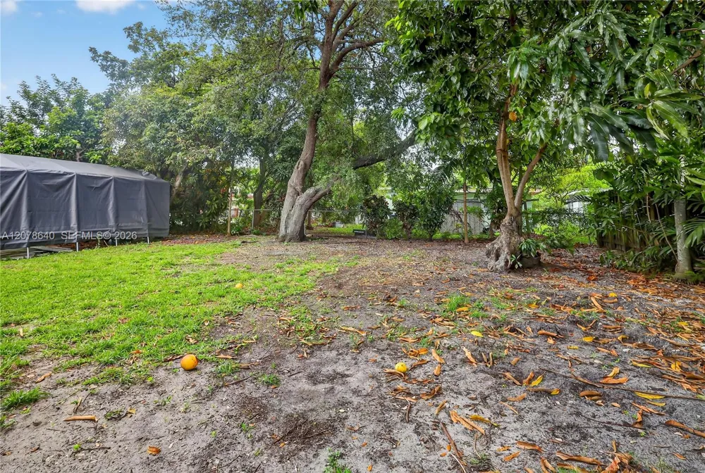 40 NW 68th St Miami, FL 33150