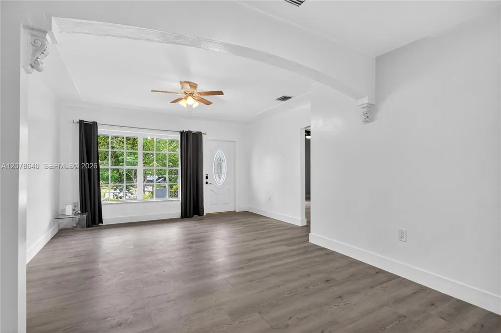 40 NW 68th St Miami, FL 33150