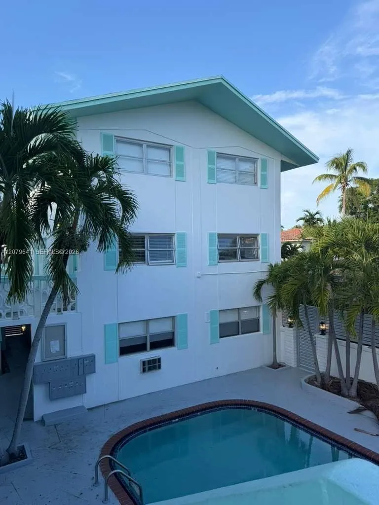 421 NE 68th St #8 Miami, FL 33138