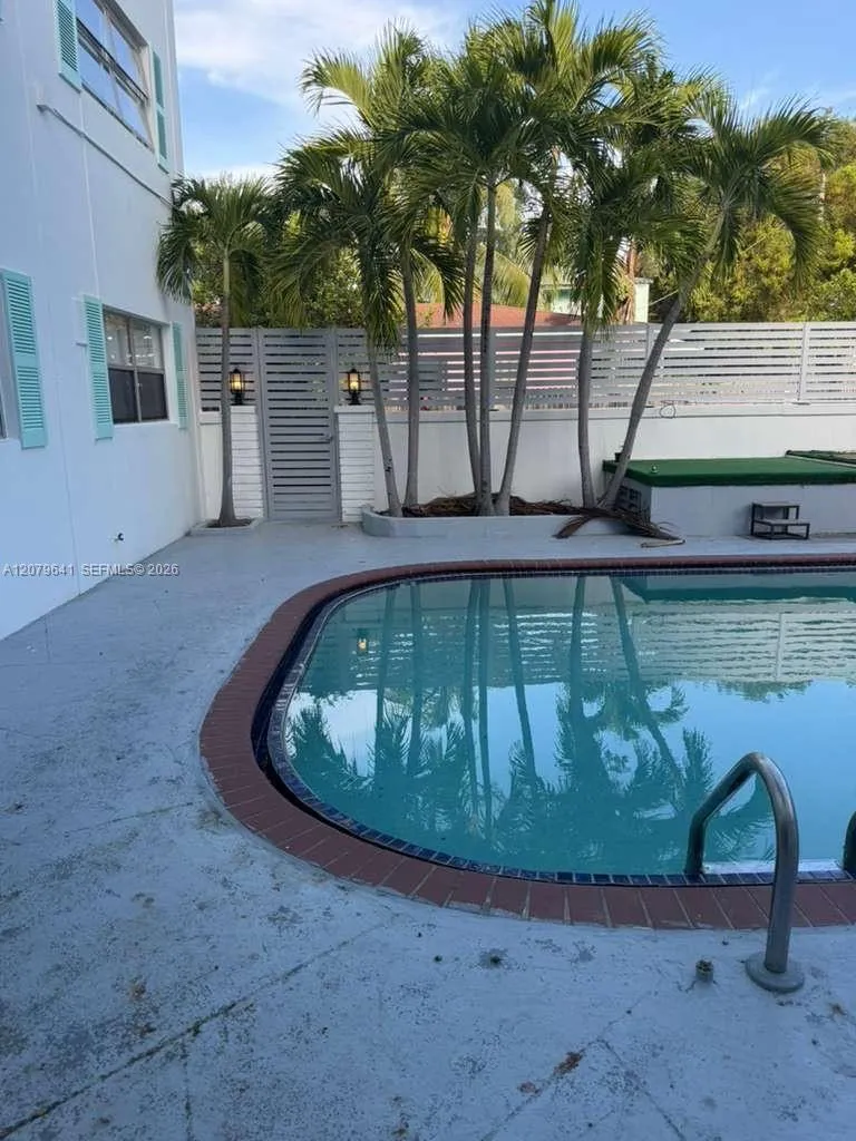 421 NE 68th St #8 Miami, FL 33138