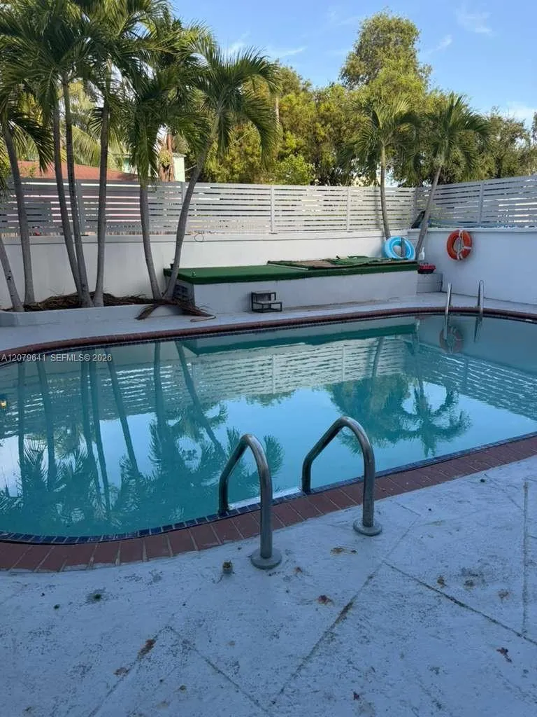 421 NE 68th St #8 Miami, FL 33138