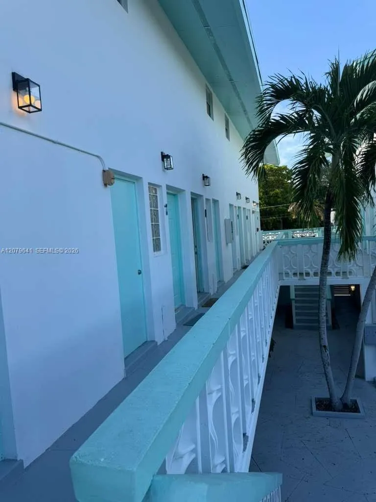 421 NE 68th St #8 Miami, FL 33138