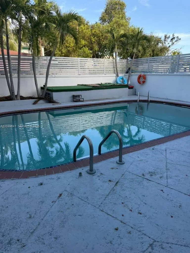 421 NE 68th St #8 Miami, FL 33138