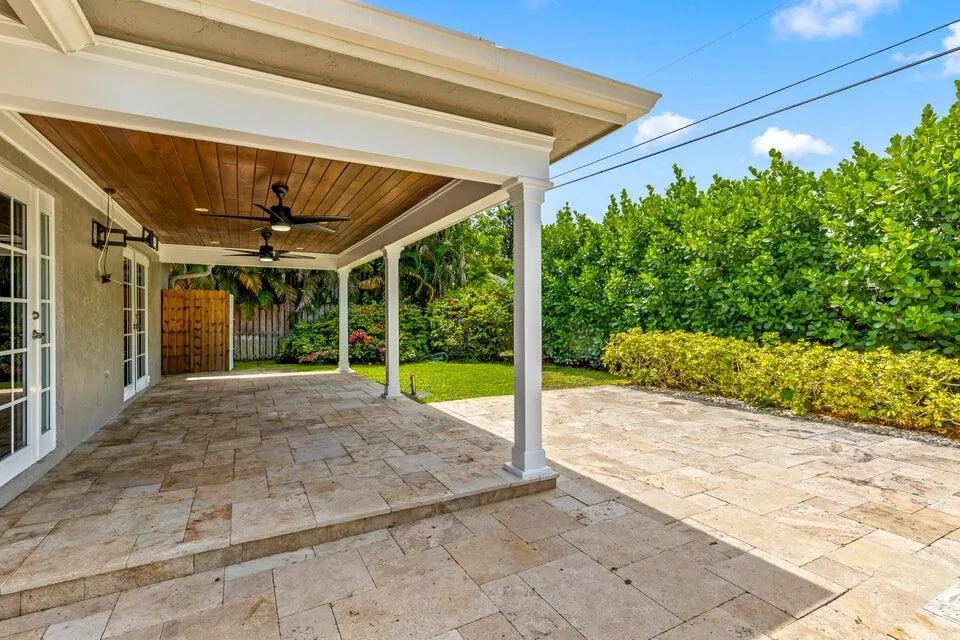 4610 Pine Tree Drive Delray Beach, FL 33445