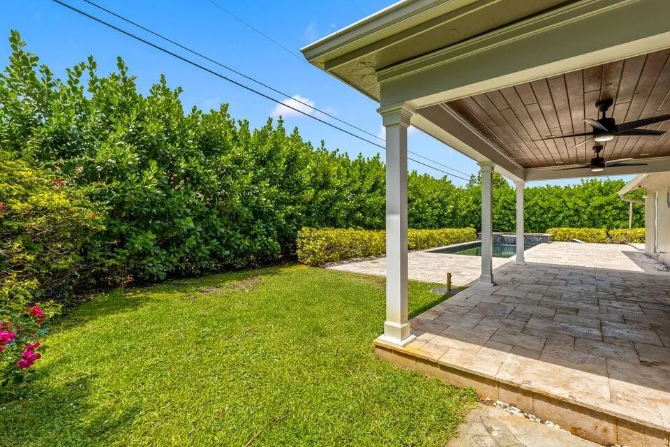 4610 Pine Tree Drive Delray Beach, FL 33445