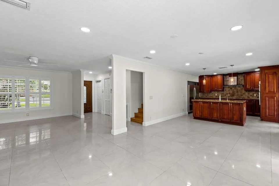 4610 Pine Tree Drive Delray Beach, FL 33445