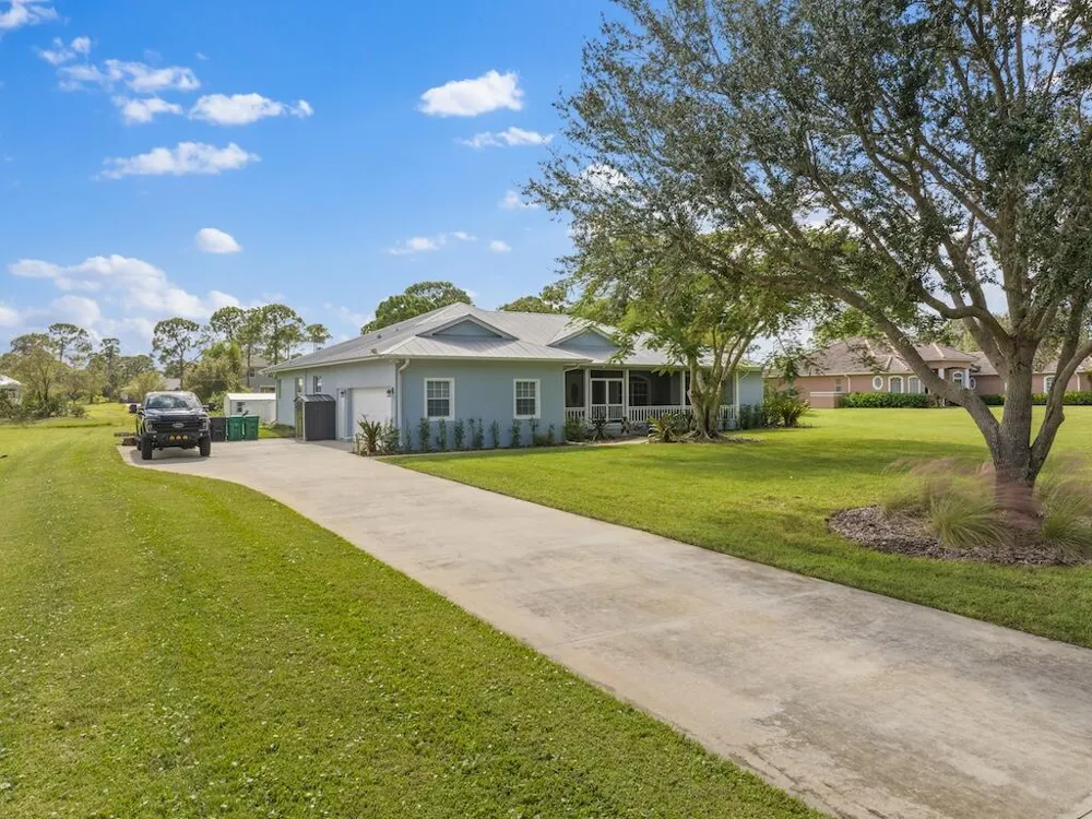10611 Pine Needle Drive Fort Pierce, FL 34945