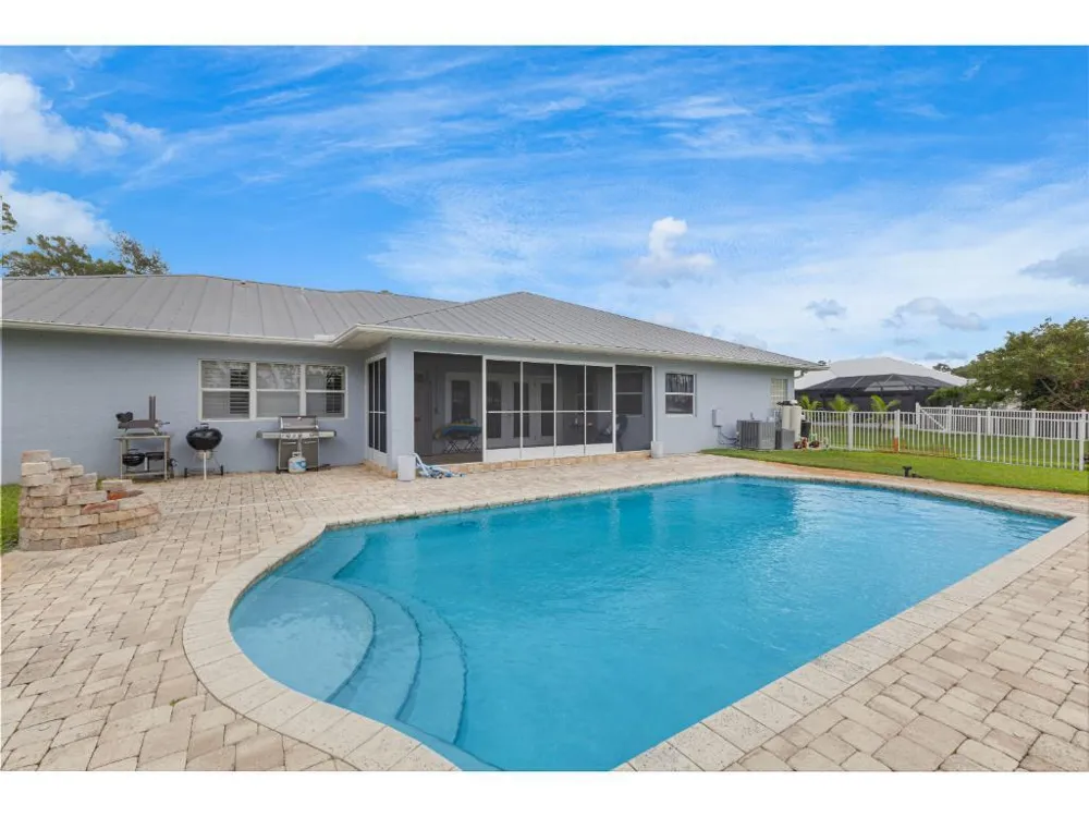 10611 Pine Needle Drive Fort Pierce, FL 34945