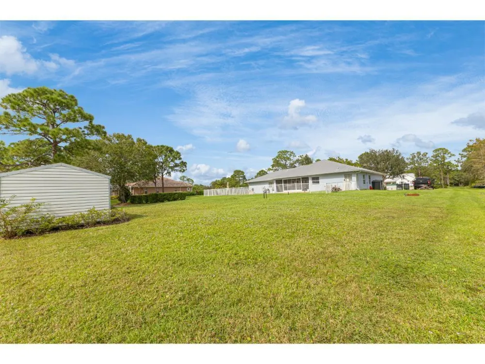 10611 Pine Needle Drive Fort Pierce, FL 34945