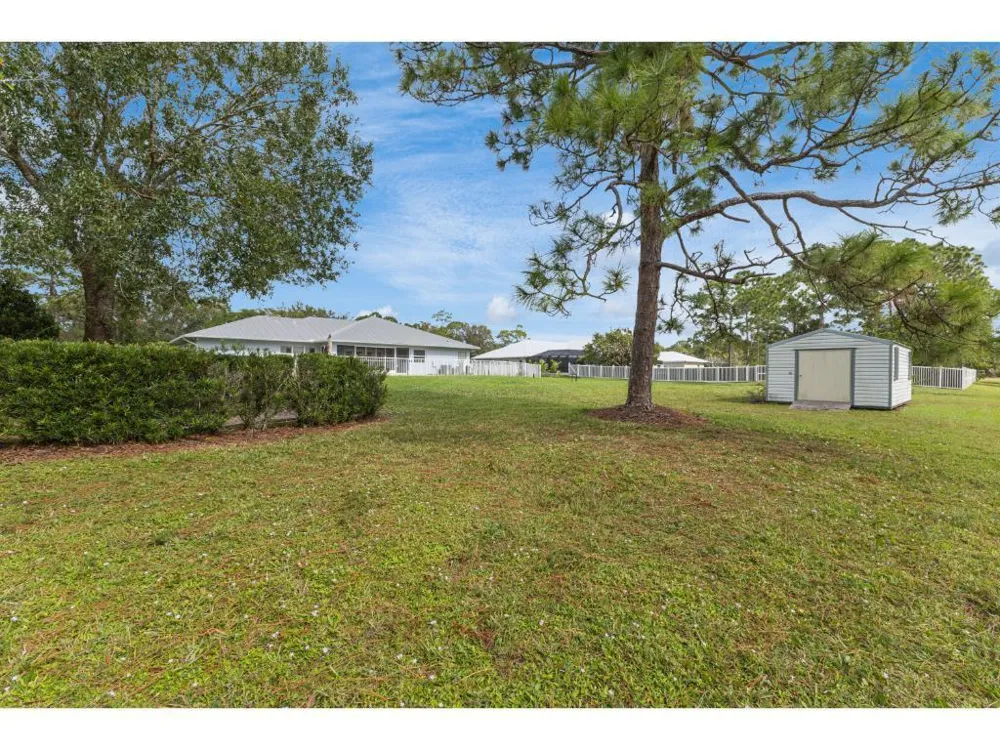10611 Pine Needle Drive Fort Pierce, FL 34945