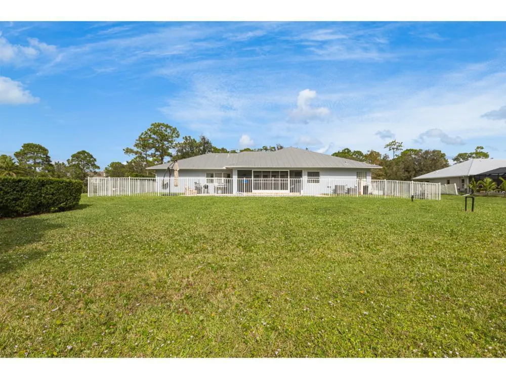 10611 Pine Needle Drive Fort Pierce, FL 34945