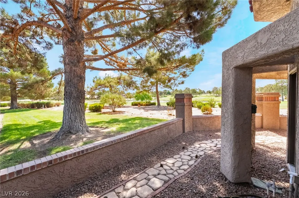 7307 Mission Hills Drive Las Vegas, NV 89113