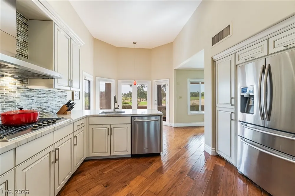 7307 Mission Hills Drive Las Vegas, NV 89113
