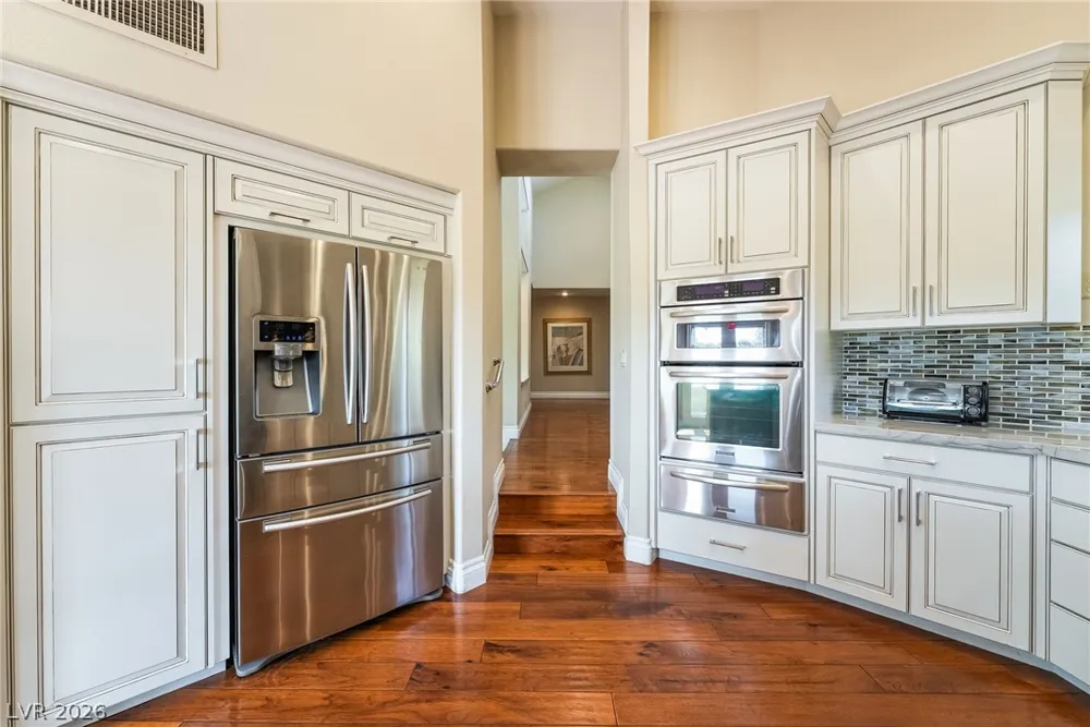 7307 Mission Hills Drive Las Vegas, NV 89113