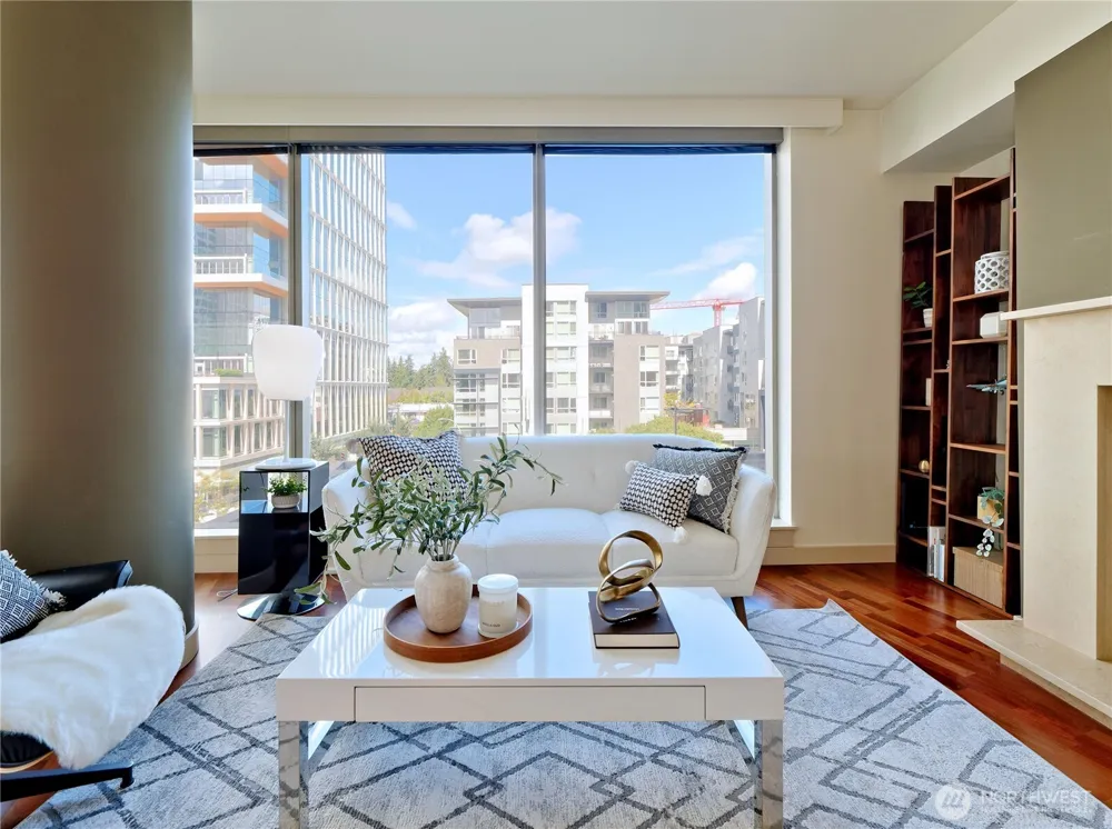 10610 NE 9th Place #605 Bellevue, WA 98004