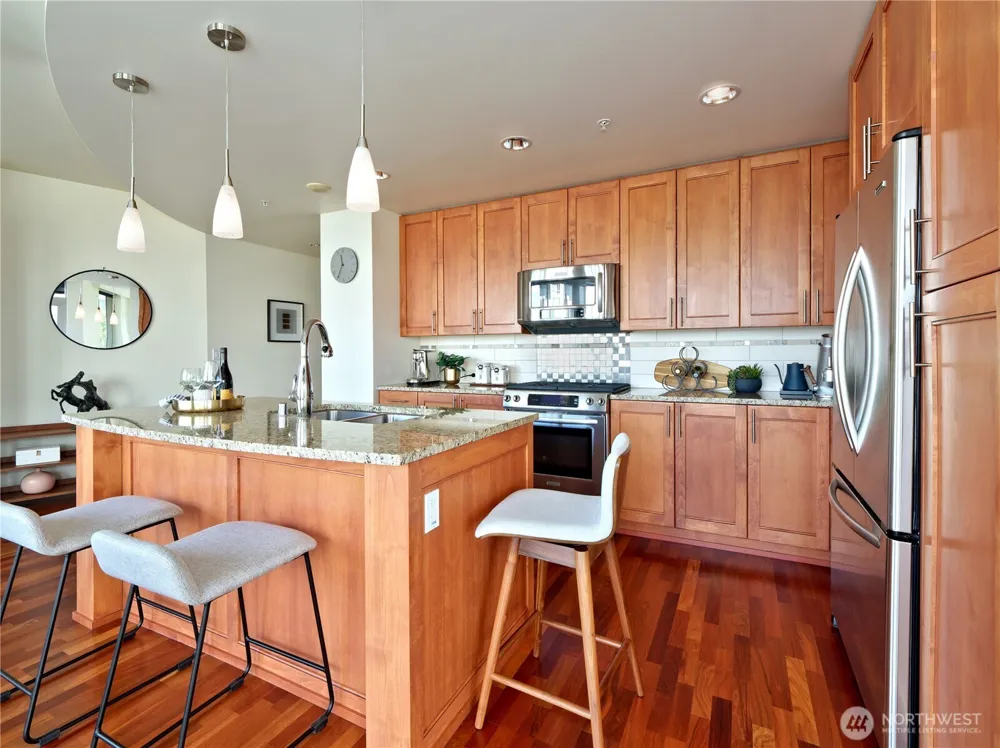 10610 NE 9th Place #605 Bellevue, WA 98004