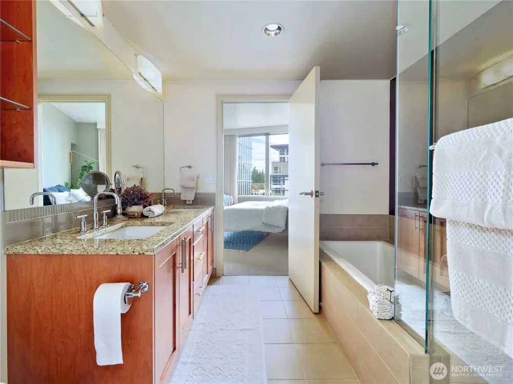 10610 NE 9th Place #605 Bellevue, WA 98004