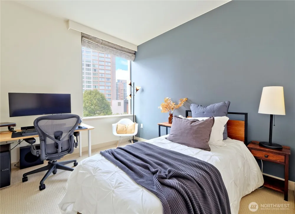 10610 NE 9th Place #605 Bellevue, WA 98004