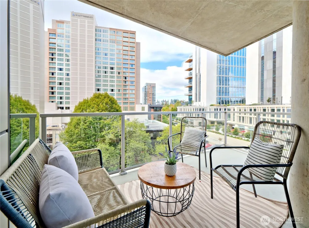 10610 NE 9th Place #605 Bellevue, WA 98004