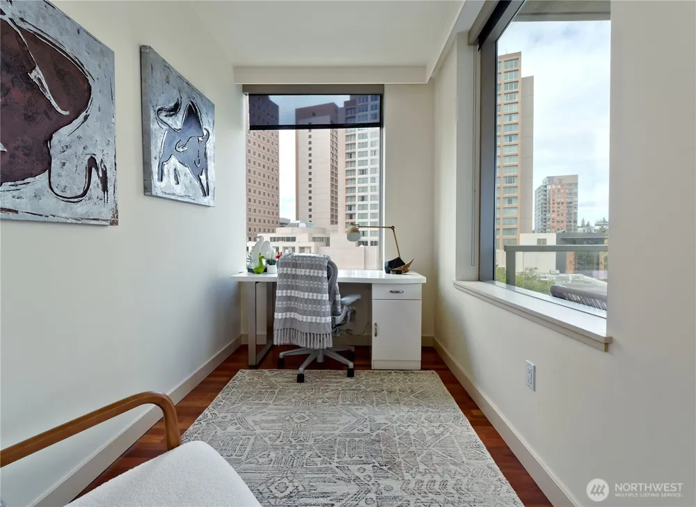 10610 NE 9th Place #605 Bellevue, WA 98004