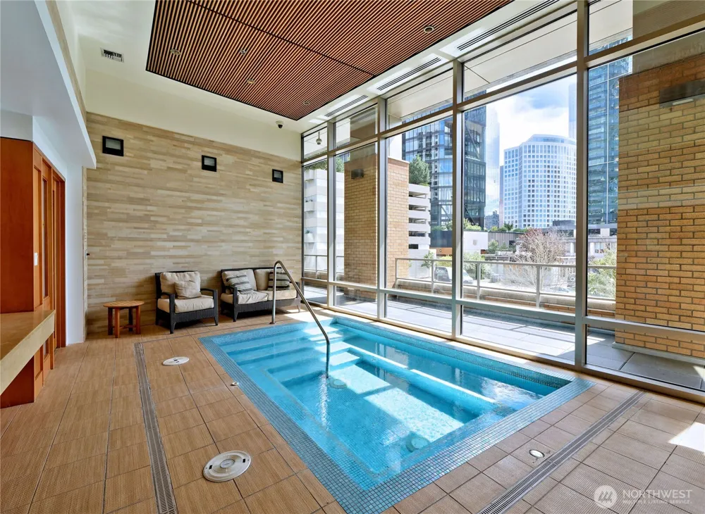 10610 NE 9th Place #605 Bellevue, WA 98004