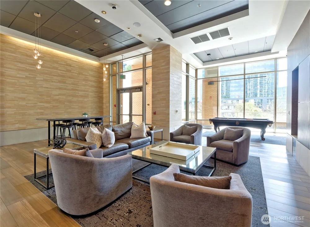 10610 NE 9th Place #605 Bellevue, WA 98004