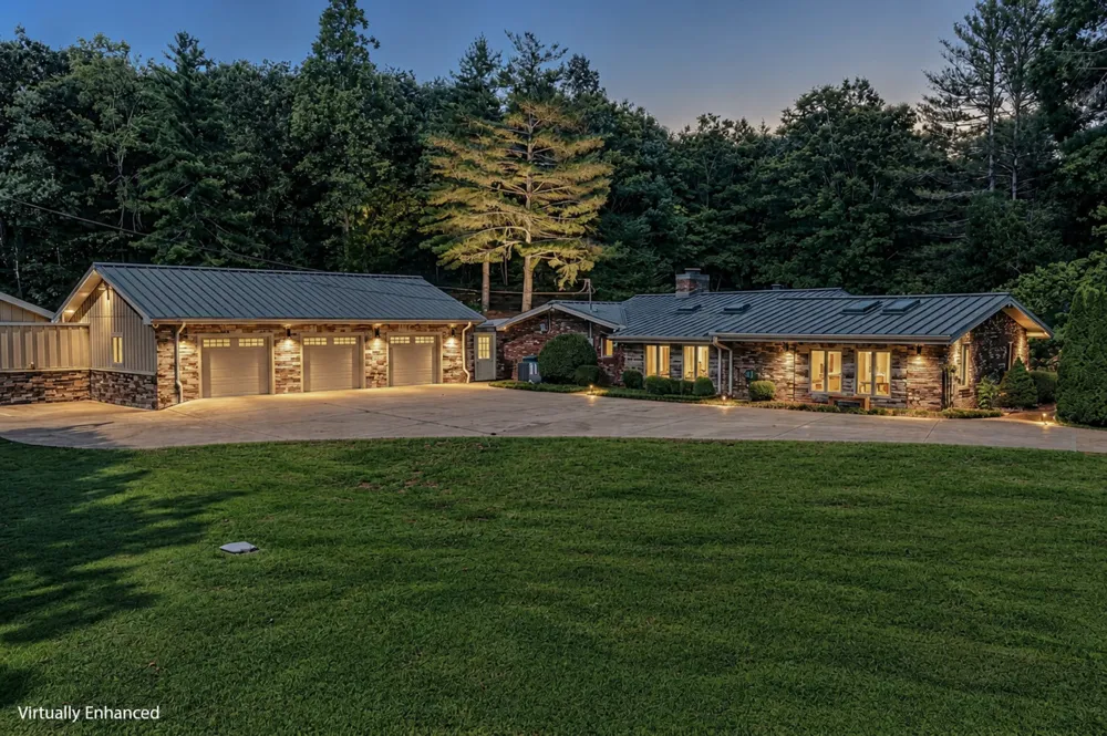 8100 Charlotte Pike Nashville, TN 37221